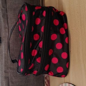 NWOT COSMETIC POUCH